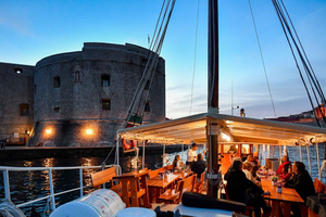 Dubrovnik: Vanhankaupungin ympärillä tapahtuva panoraama-auringonlaskun cocktail-risteily