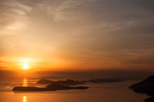 Dubrovnik: Auringonlaskun katamaraaniristeily kuohuviinillä