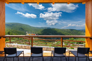 Hvar Island E-Bike Tour with Wine Tasting and Starters