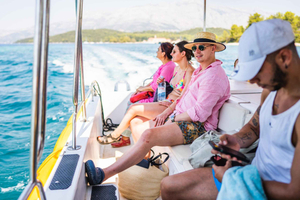 Korčulan 3 saaren katamaraaniretki: Badija, Vrnik ja Stupe