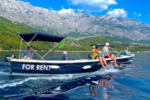 Makarska Riviera: Self-Drive Boat Rental – Fuel Included