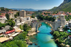 MOSTAR ja Kravice-vesiputoukset kuninkaallisella lounaalla Orebicistä