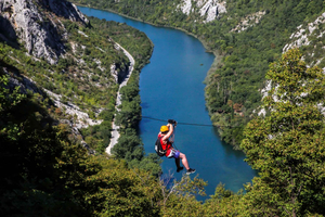 Omiš: 3-timmars Cetina Canyon Zipline-upplevelse