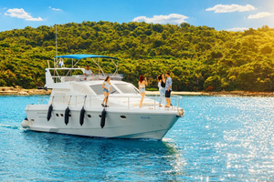 Pula: Halbtagestour oder Ganztagestour auf einer Yacht mit Skipper