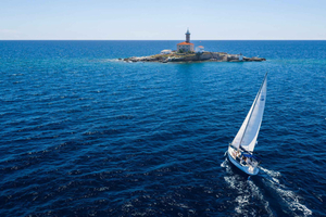 Rovinj: Puolen päivän purjehduskokemus ja uimista