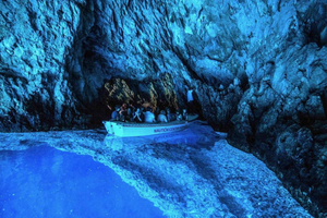 Split: Boat Tour to Blue Cave, Vis, Blue Lagoon, Hvar, Brač