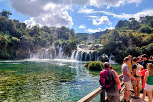 Split/Trogir: Krkan kansallispuiston päiväretki & laiva Skradiniin.
