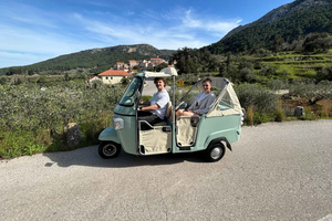 Stari Grad: tour privado en tuk-tuk con cata de vinos