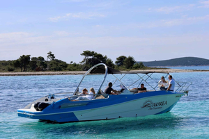 Trogir: Sininen laguuni ja kolme saarta, snorklausta ja pyyhkeet