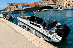 Vodice : sortie en bateau privée d'une demi-journée sur 4 îles (max. 11 personnes)