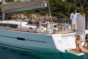 Zadar: Ganztägige Segeltour mit Mittagessen und Schwimmpausen