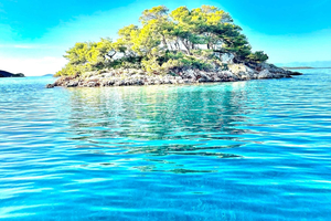 Zadar: Relaxing island getaway by speedboat with wine& fruit
