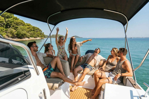 ★ Zadar: Speedboat Tour to 3 Islands with Swim & Drinks