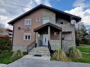 Black Queen Guesthouse