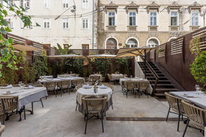 Leonis Restaurant and Rooms