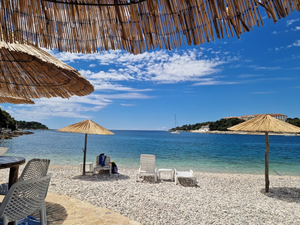 Pješčana Uvala Beach