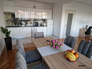Seasons apartmani