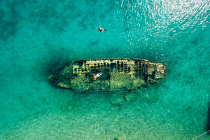Desde Split: crucero por la Laguna Azul y las 3 islas con almuerzo incluido.