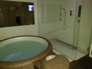 Taboo wellness apartment