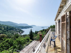 Villa Peragic, Molunat