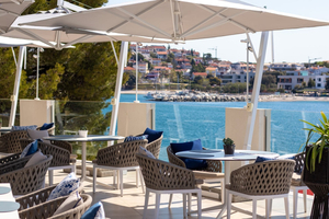 Yacht Bar & Restaurant