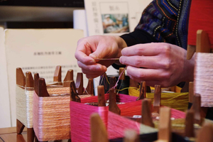 Kyoto: Traditional Textile Tour & Weaving at a Studio