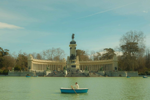 Madrid: Retiro Park Deluxe Tour with Hidden Stories