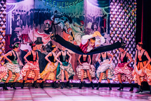 Paris: La Nouvelle Eve Cabaret Show with Champagne