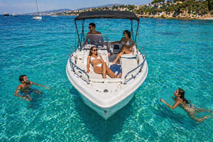 Port Saint Laurent du Var: Boat rental without a license