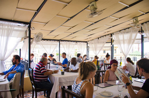 Laurent Cafe