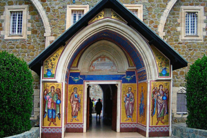 Limassol: Troodos, Kykkos Monastery, Omodos and Winery Tour