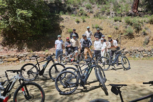 Pafos: E-MTB-tur i skogen med lunch