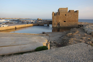 PAPHOS Half-Day Bus Trip with French-Speaking Guide