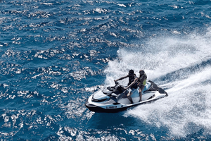 Protaras: pacchetto con moto d'acqua, attrazione trainata e pedalò/canoa
