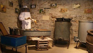 Bee & Embroidery Museum