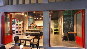 Lola Bar
