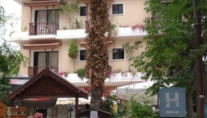 Petit Palais Hotel
