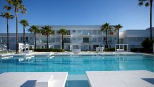 So White Boutique Suites