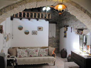 Stratos House