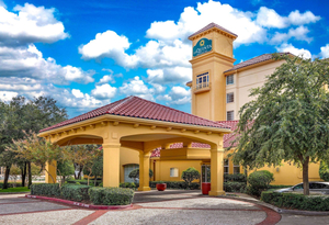 La Quinta Inn & Suites by Wyndham Dallas North Central