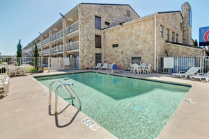 Motel 6 Dallas, TX - Forest Lane
