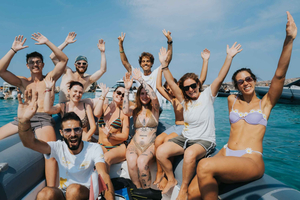 Snorkeling na Caprerze: wycieczka pontonem po archipelagu La Maddalena
