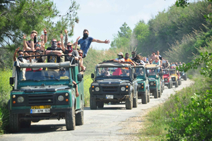 Side: safari in jeep nel Green Canyon e tour in barca con pranzo