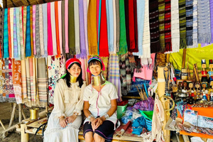 Desde Chiang Mai: templos de Chiang Rai, cuello largo y Lalitta