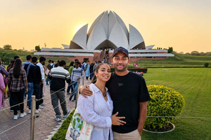 Desde el aeropuerto de tour privado de escala por la Vieja y la Nueva Delhi
