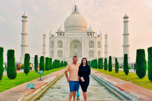 From Delhi - Taj Mahal, Agra Fort & Fatehpur Sikri in One Day