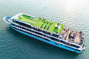 Depuis Hanoï : croisière de luxe 5 étoiles de 2 jours / 1 nuit dans la baie de Lan Ha