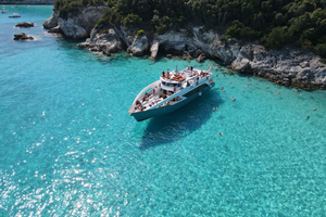 Lefkimmistä: Paxos, Antipaxos & Blue Caves Speedboat Tour: Paxos, Antipaxos & Blue Caves Speedboat Tour