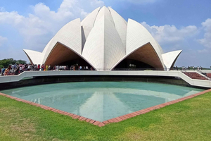 Private Delhi Temple & Spice Market Tour w/ Guide & Transfer