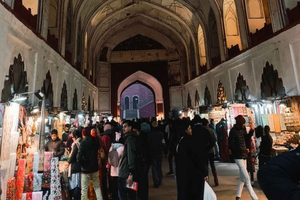 Red Fort Light, Sound and Dance Show Guided Tour
